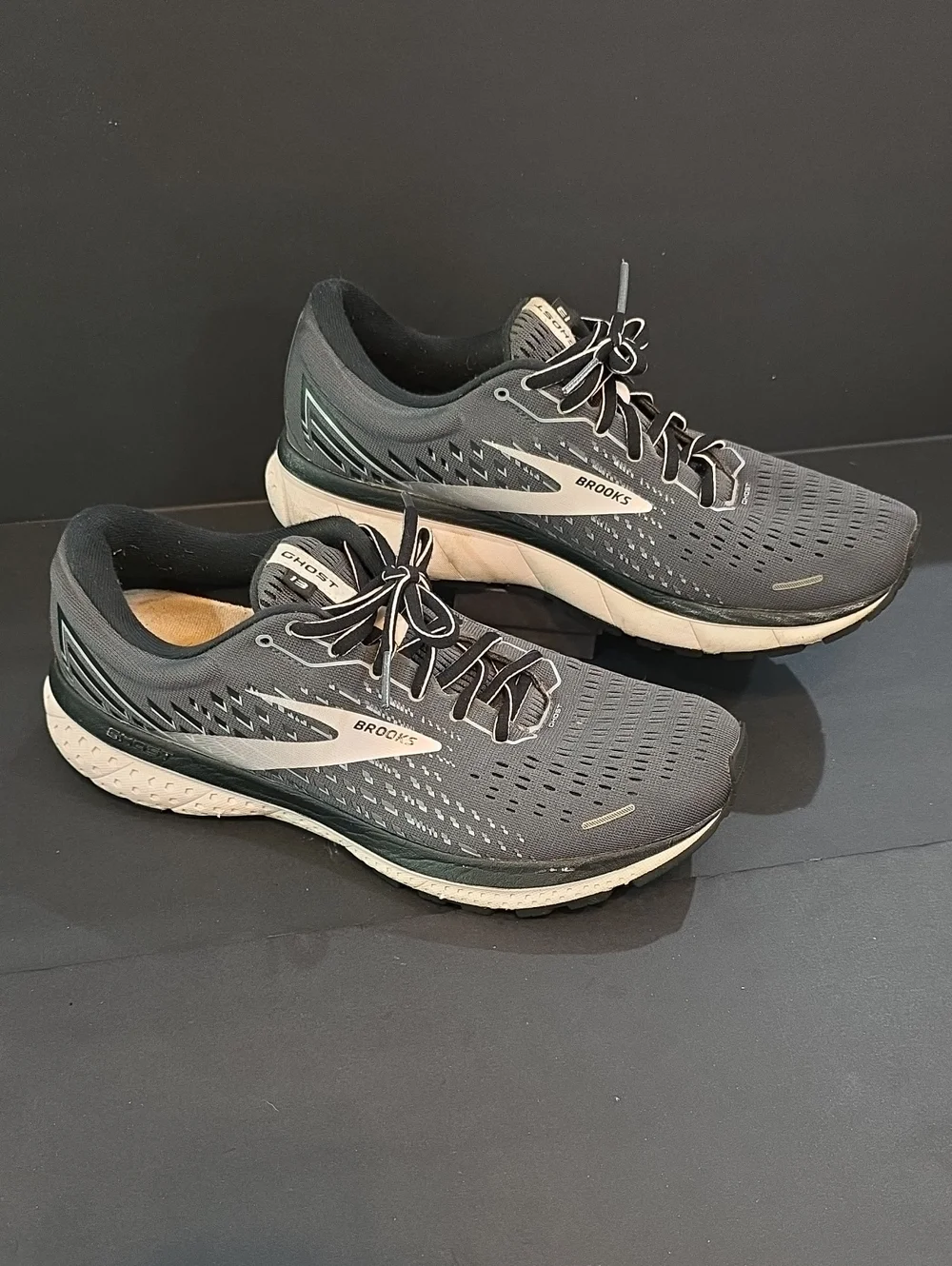Brooks Ghost 13 Women's Athletic Running Shoes — Gray/White Size 11